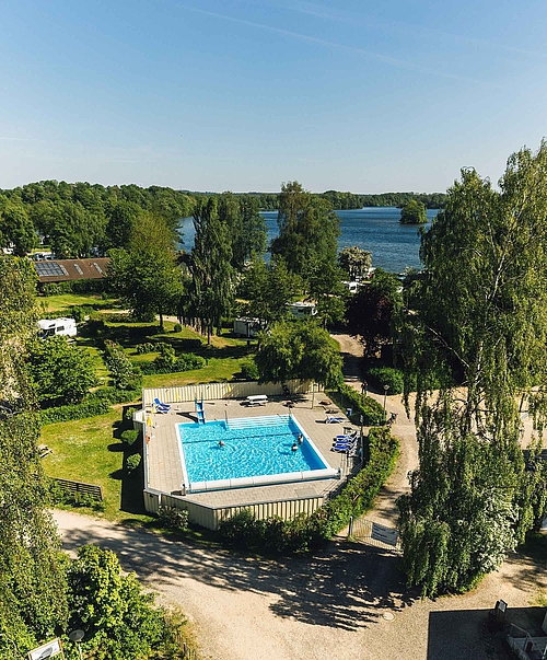 Outdoorpool von oben